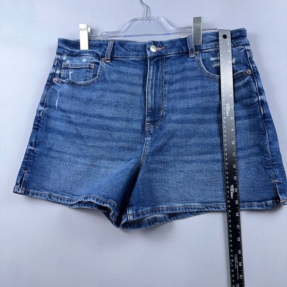 American Eagle Curvy Mom Shorts Womens Size 16 High Rise Stretch Distressed Blue - Picture 10 of 11